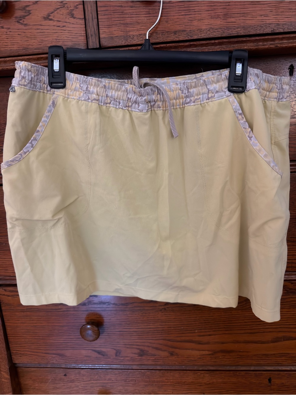 Columbia Yellow and Beige Elastic Waist Skort